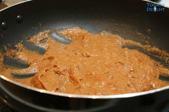 Cooked refried beans.